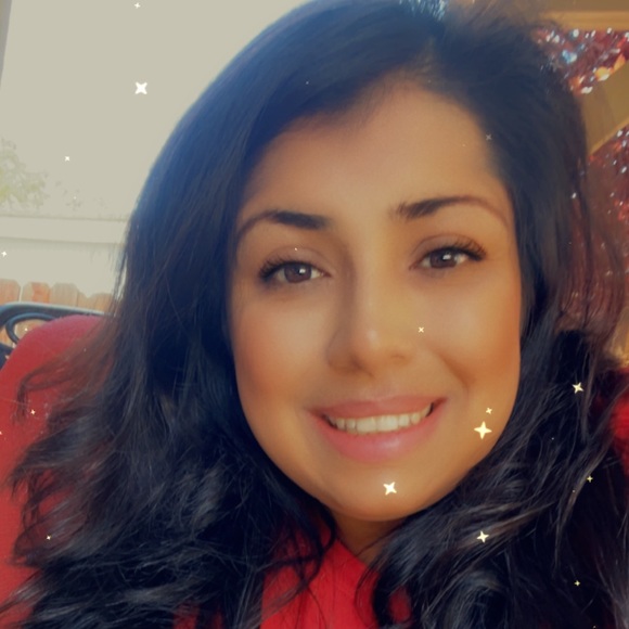 Meet your Posher, Gabriela - Picture 1 of 1